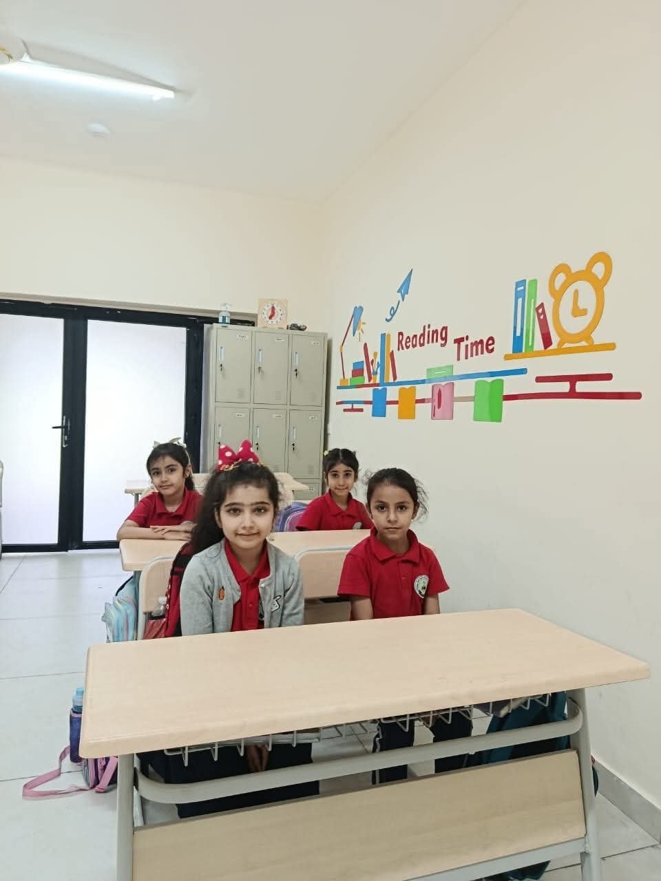 صورة من المدرسة